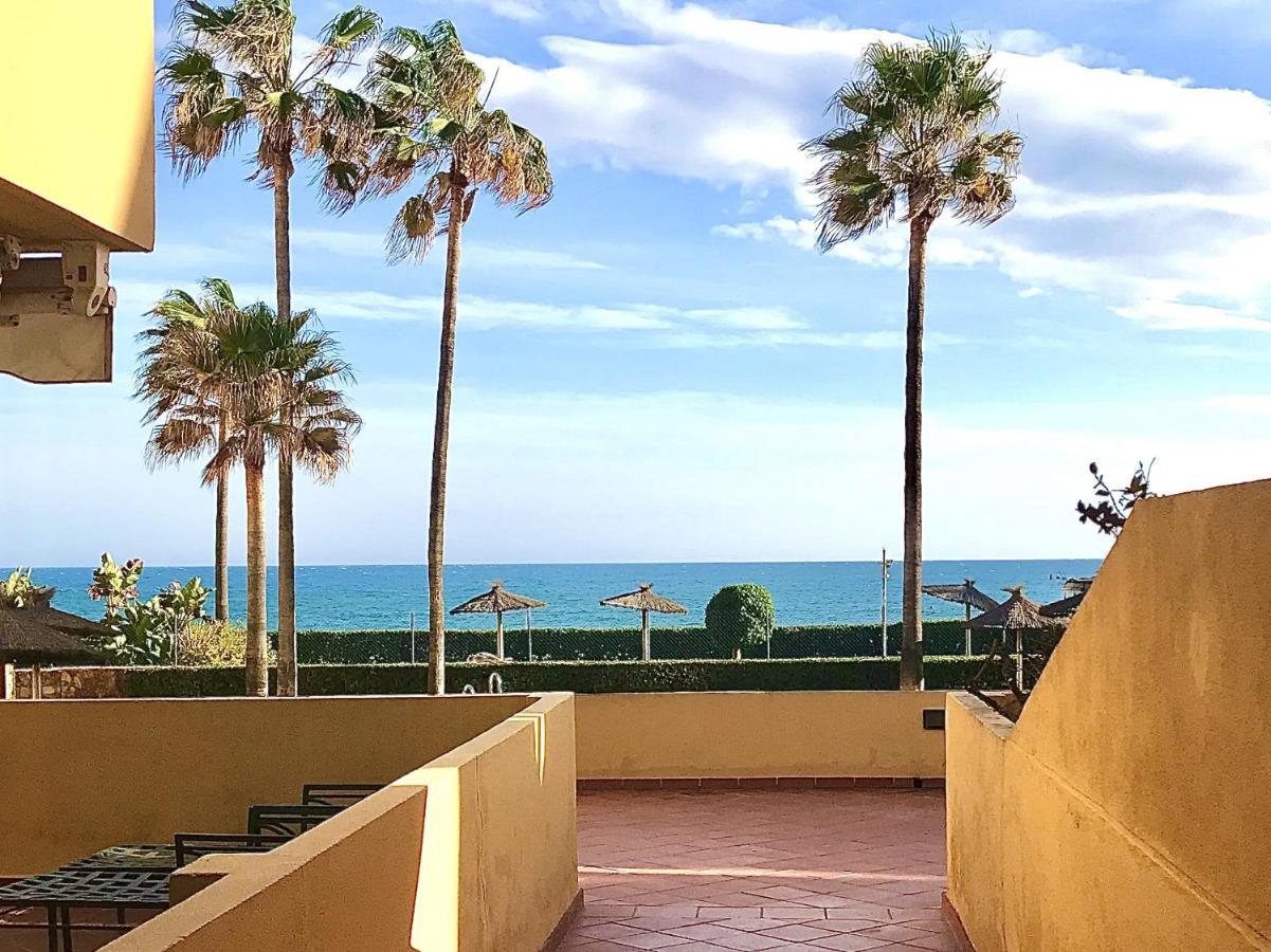 Beachfront Apartment In La Cala De Mijas Kültér fotó