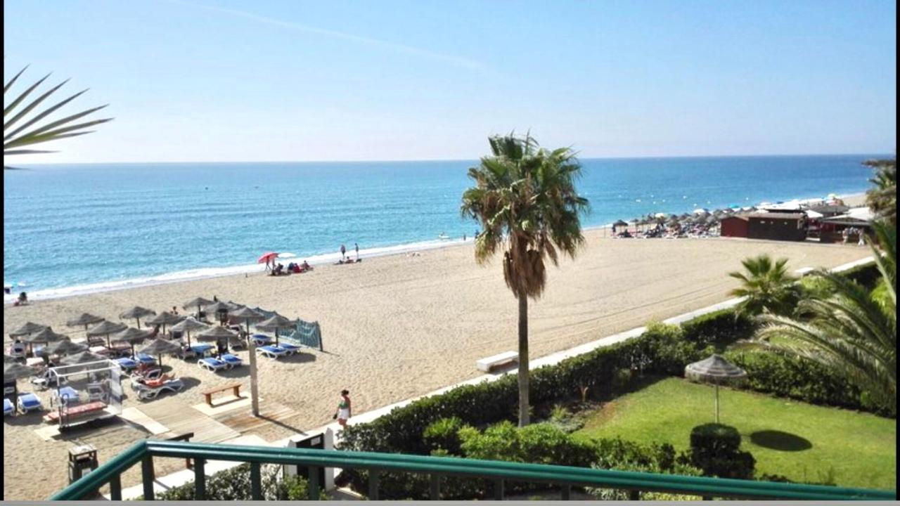 Beachfront Apartment In La Cala De Mijas Kültér fotó