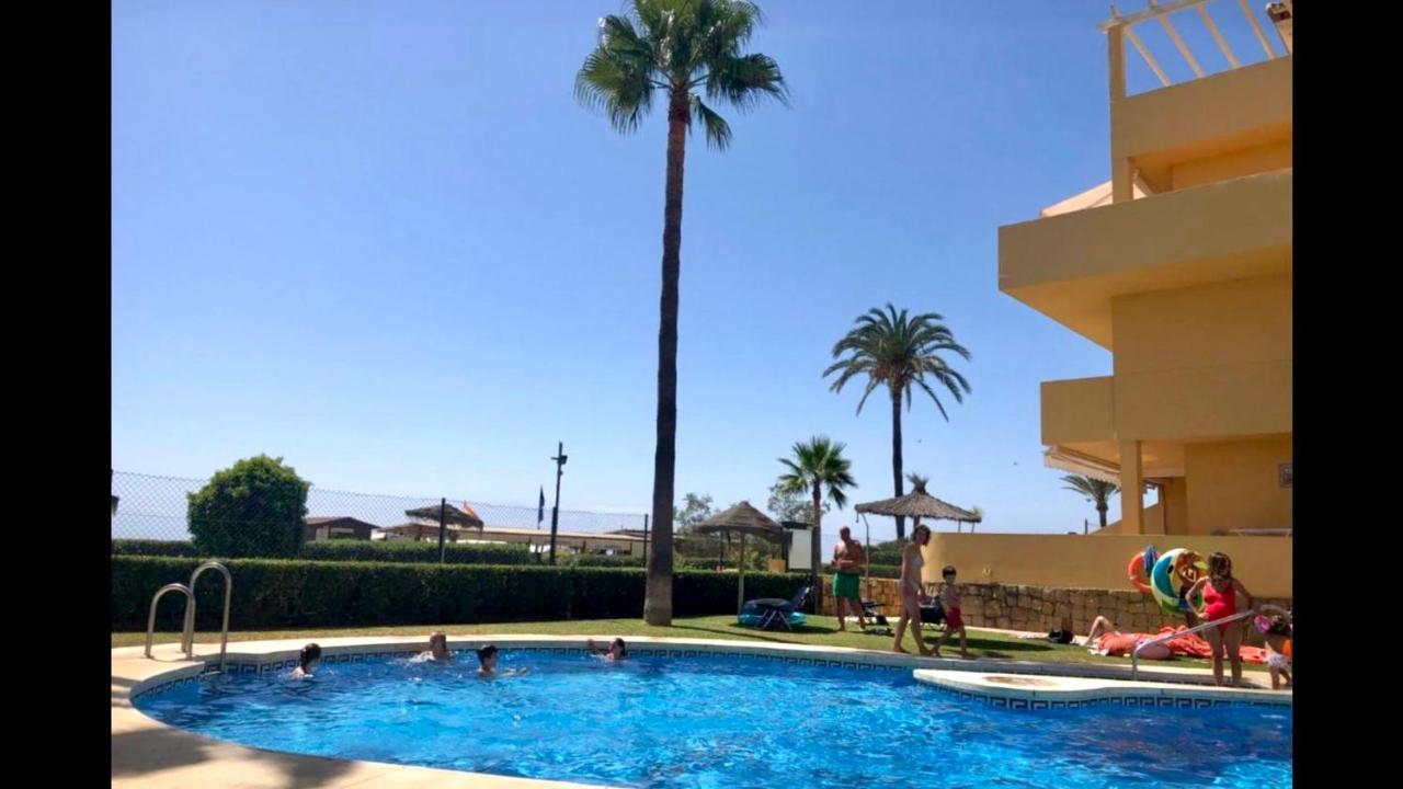 Beachfront Apartment In La Cala De Mijas Kültér fotó