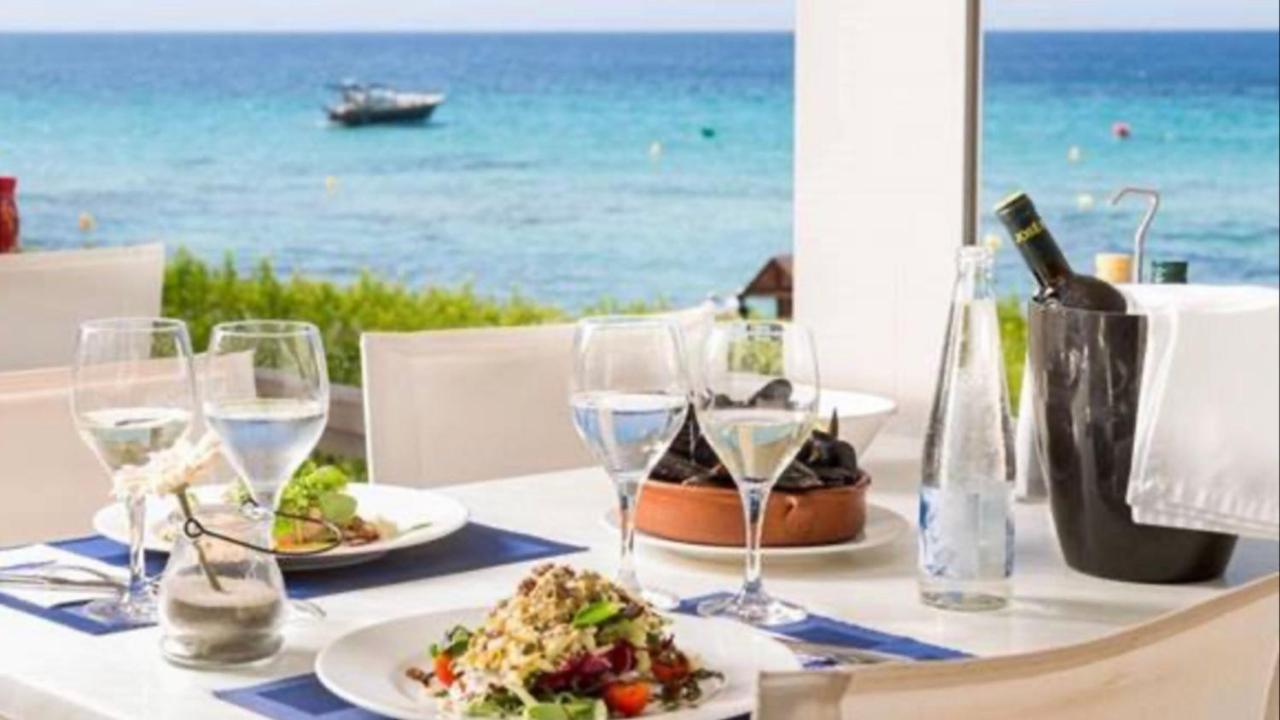 Beachfront Apartment In La Cala De Mijas Kültér fotó