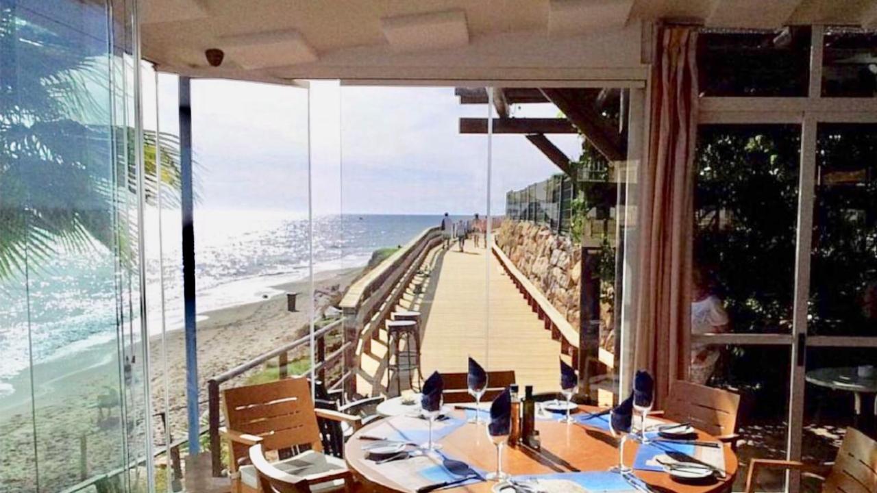 Beachfront Apartment In La Cala De Mijas Kültér fotó