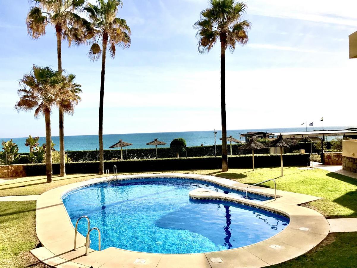 Beachfront Apartment In La Cala De Mijas Kültér fotó