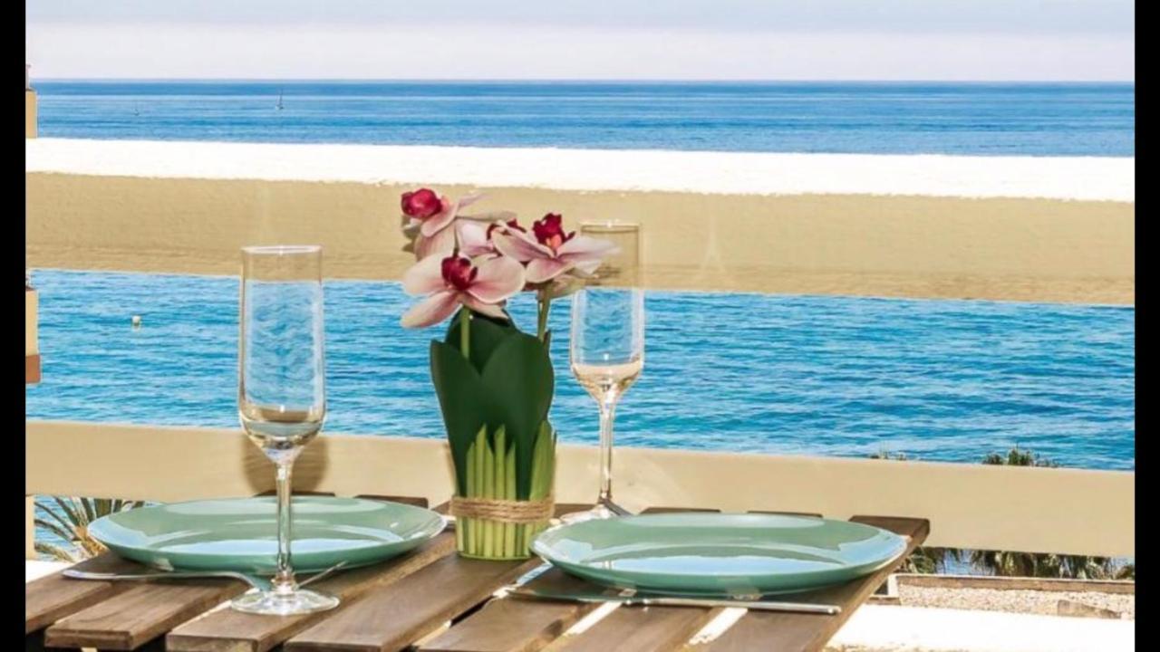 Beachfront Apartment In La Cala De Mijas Kültér fotó
