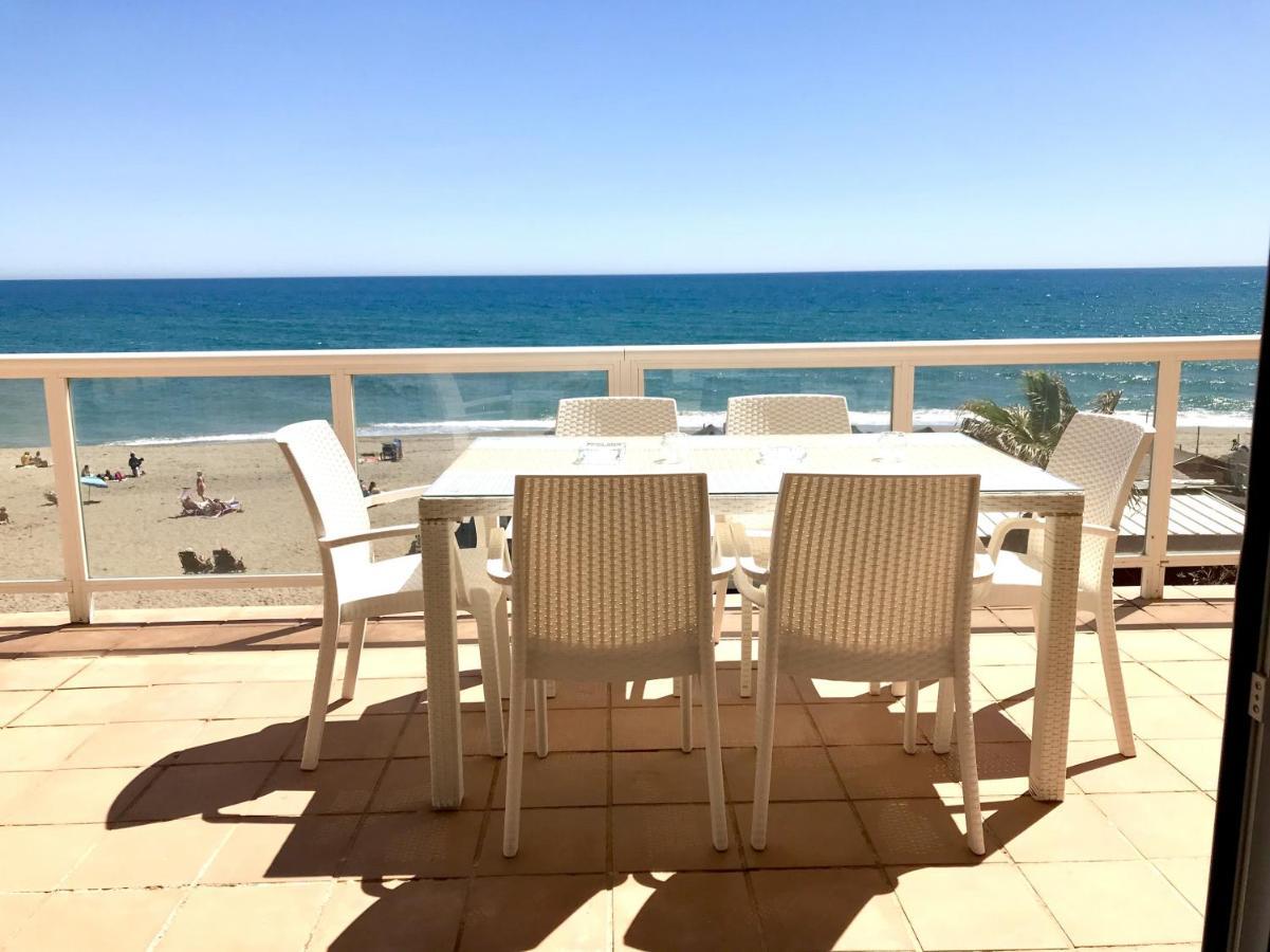 Beachfront Apartment In La Cala De Mijas Kültér fotó