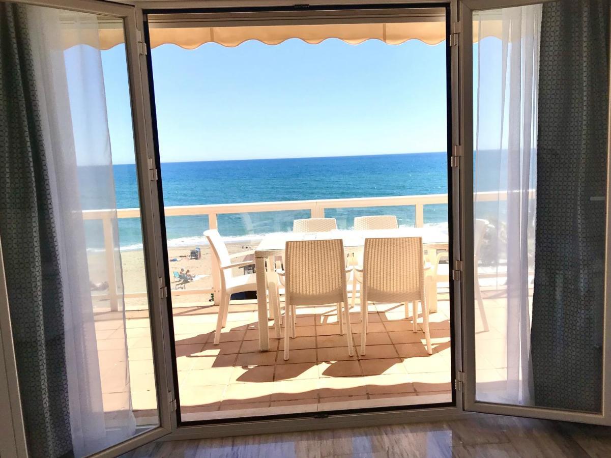 Beachfront Apartment In La Cala De Mijas Kültér fotó