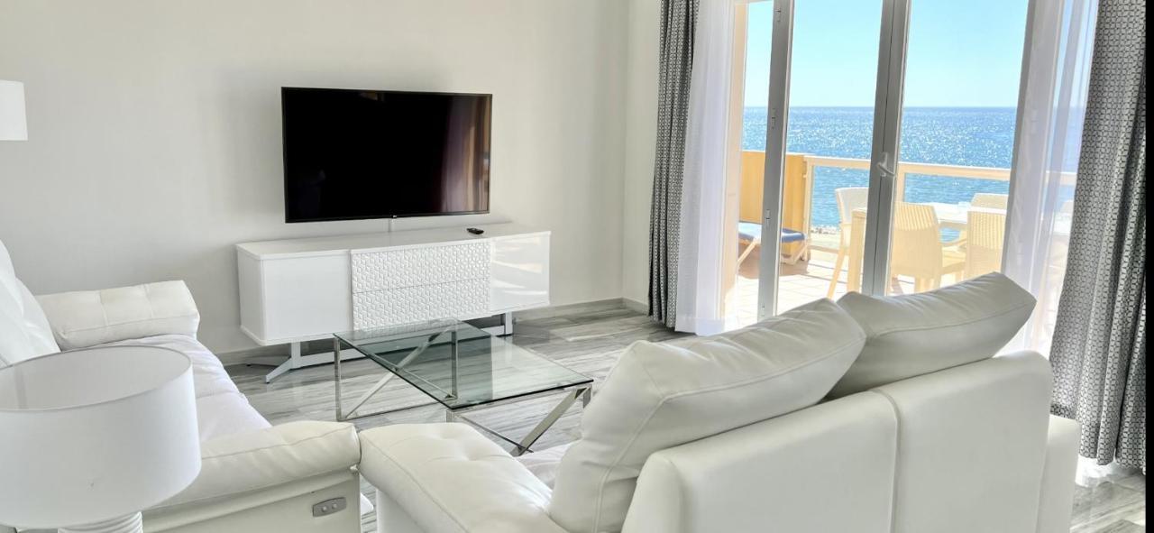 Beachfront Apartment In La Cala De Mijas Kültér fotó