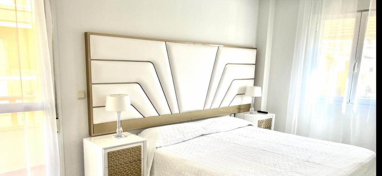 Beachfront Apartment In La Cala De Mijas Kültér fotó